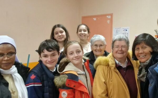 Visite du collège par les Soeurs provinciales du Rwanda – Tchad et Equateur – Mexique